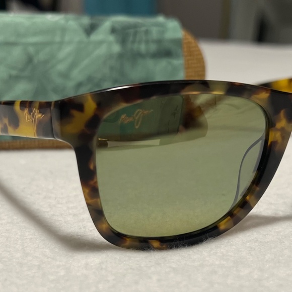Maui Jim Legends MJ293-10L Polarized Sunglasses-tortoise frame main image 6